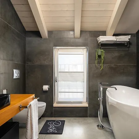 Villa Luxury Mak With Heated Pool Near Porec