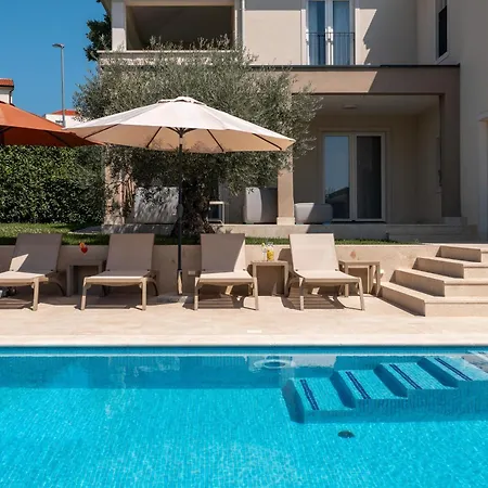 Villa Luxury Mak With Heated Pool Near Porec *