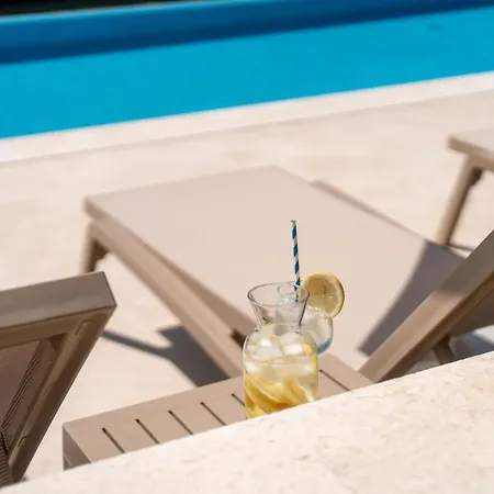 Luxury Mak With Heated Pool Near Porec