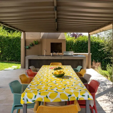 Villa Luxury Mak With Heated Pool Near Porec