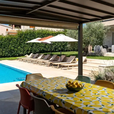 Luxury Mak With Heated Pool Near Porec Villa
